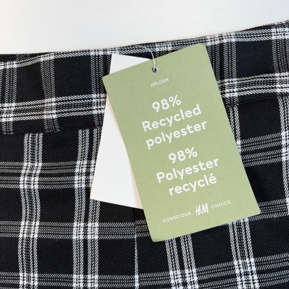 NWT Divided by H&M Black White Plaid Pleated Mini Skirt Size 14 Y2K Grunge - Picture 2 of 11